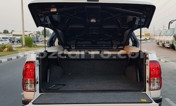 Buy Used Toyota Hilux White Car in Maputo in Maputo Buy Used Toyota Hilux White Car in Maputo in Maputo