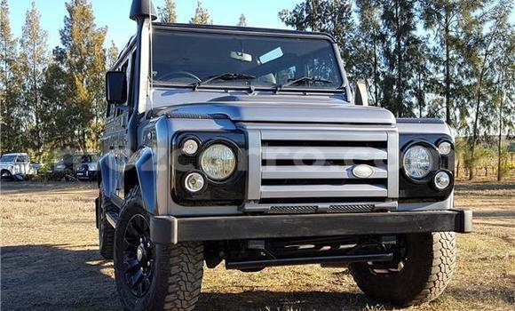 Comprar Usado Land Rover Defender Branco Carro em Maputo em Maputo