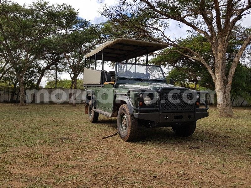 Big with watermark land rover defender maputo maputo 9238