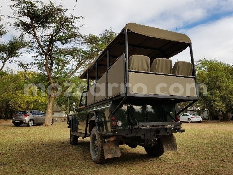 Big with watermark land rover defender maputo maputo 9238