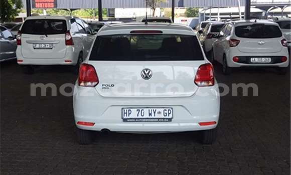 Comprar Usado Volkswagen Polo Branco Carro em Beira em Sofala Comprar Usado Volkswagen Polo Branco Carro em Beira em Sofala