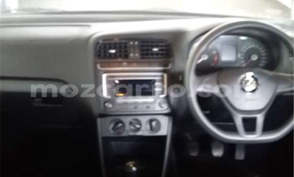 Comprar Usado Volkswagen Polo Branco Carro em Beira em Sofala Comprar Usado Volkswagen Polo Branco Carro em Beira em Sofala