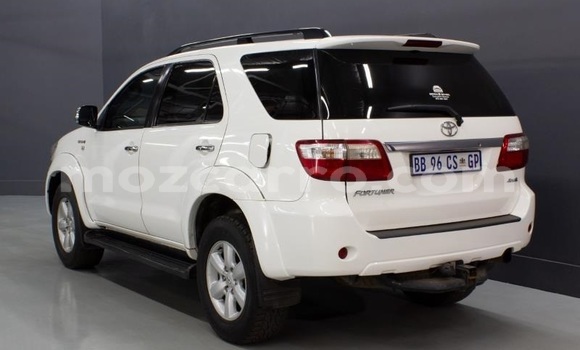 Buy Used Toyota Fortuner White Car in Maputo in Maputo Buy Used Toyota Fortuner White Car in Maputo in Maputo