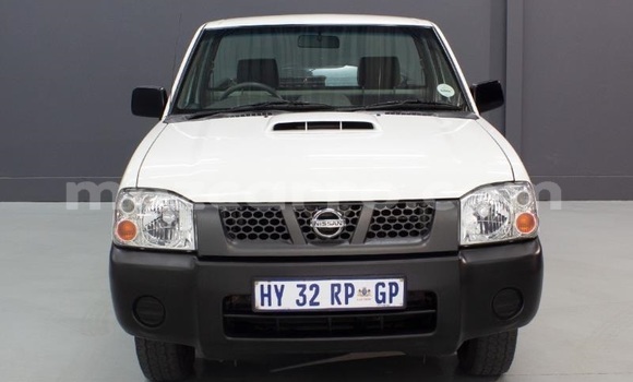 Buy Used Nissan NP 300 White Car in Maputo in Maputo Buy Used Nissan NP 300 White Car in Maputo in Maputo