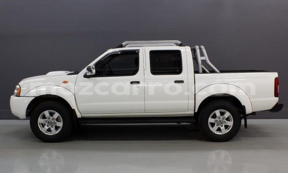 Buy Used Nissan NP 300 White Car in Maputo in Maputo Buy Used Nissan NP 300 White Car in Maputo in Maputo