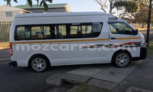 Buy Used Toyota Grand HiAce White Car in Beira in Sofala Buy Used Toyota Grand HiAce White Car in Beira in Sofala