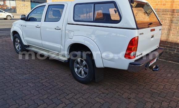 Buy Used Toyota Hilux White Car in Beira in Sofala Buy Used Toyota Hilux White Car in Beira in Sofala