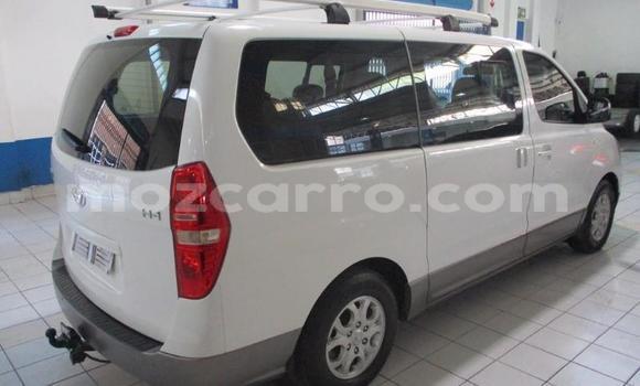 Tenga Imported Hyundai H1 Chena Mota in Zumbo in Tete Tenga Imported Hyundai H1 Chena Mota in Zumbo in Tete