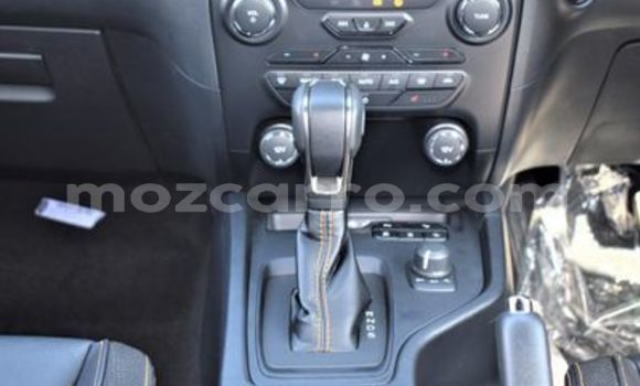 Tenga Tsaru Ford V8 Zvimwe Mota in Mocambique in Nampula Tenga Tsaru Ford V8 Zvimwe Mota in Mocambique in Nampula