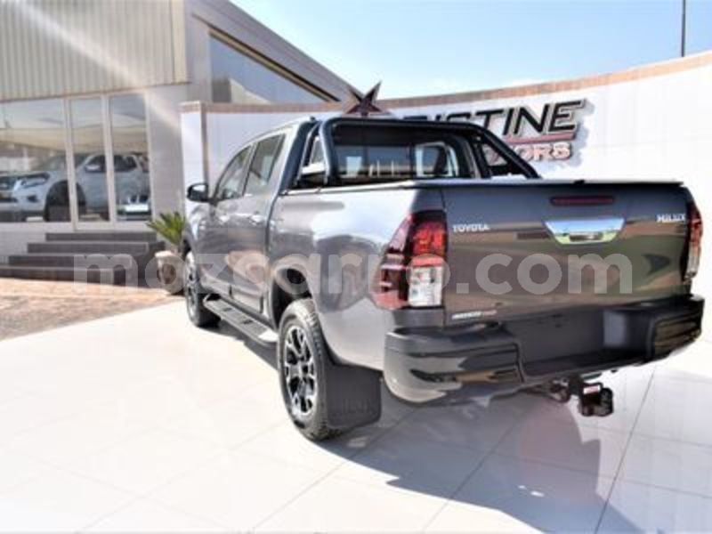 Big with watermark toyota hilux nampula mocambique 9285