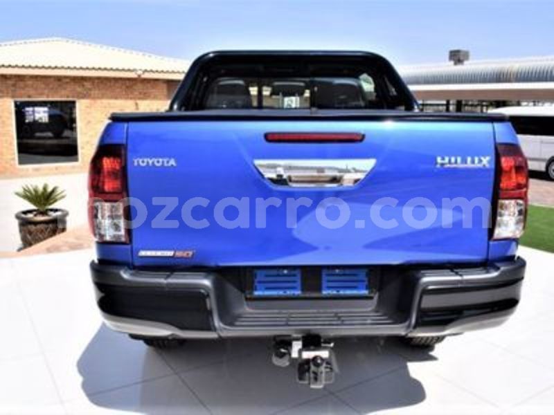 Big with watermark toyota hilux nampula mocambique 9286