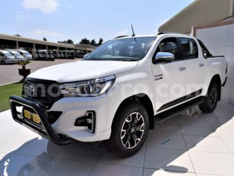 Big with watermark toyota hilux nampula mocambique 9287