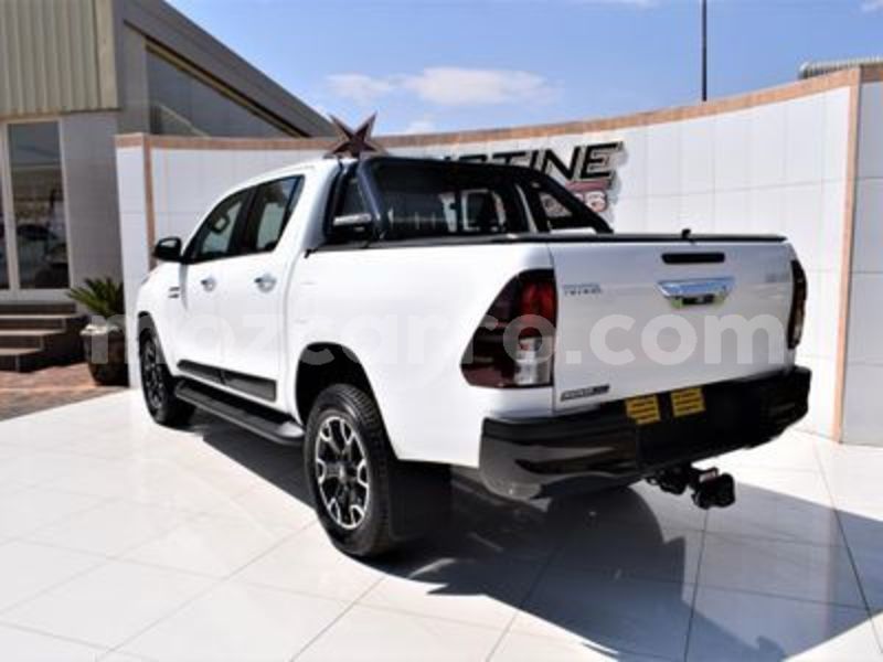 Big with watermark toyota hilux nampula mocambique 9287