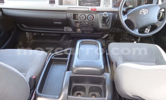 Nunua Ilio tumika Toyota Hiace Nyeupe Gari ndani ya Maputo nchini Maputo Nunua Ilio tumika Toyota Hiace Nyeupe Gari ndani ya Maputo nchini Maputo