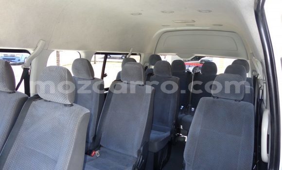 Nunua Ilio tumika Toyota Hiace Nyeupe Gari ndani ya Maputo nchini Maputo Nunua Ilio tumika Toyota Hiace Nyeupe Gari ndani ya Maputo nchini Maputo