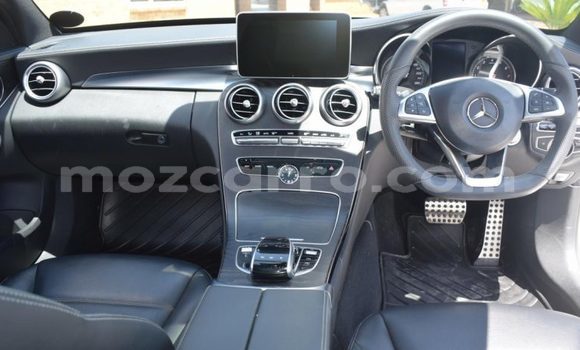 Nunua Ilio tumika Mercedes‒Benz 200 Nyeupe Gari ndani ya Maputo nchini Maputo Nunua Ilio tumika Mercedes‒Benz 200 Nyeupe Gari ndani ya Maputo nchini Maputo