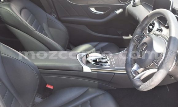 Nunua Ilio tumika Mercedes‒Benz 200 Nyeupe Gari ndani ya Maputo nchini Maputo Nunua Ilio tumika Mercedes‒Benz 200 Nyeupe Gari ndani ya Maputo nchini Maputo