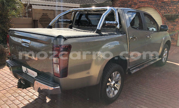 Nunua Ilio tumika Isuzu KB Fedha Gari ndani ya Maputo nchini Maputo Nunua Ilio tumika Isuzu KB Fedha Gari ndani ya Maputo nchini Maputo