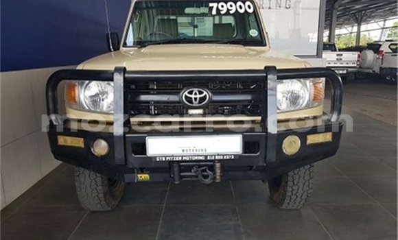 Buy Used Toyota Land Cruiser Brown Car in Maputo in Maputo