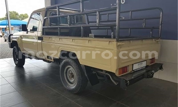 Nunua Ilio tumika Toyota Land Cruiser Brown Gari ndani ya Maputo nchini Maputo Nunua Ilio tumika Toyota Land Cruiser Brown Gari ndani ya Maputo nchini Maputo