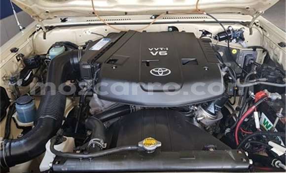 Nunua Ilio tumika Toyota Land Cruiser Brown Gari ndani ya Maputo nchini Maputo Nunua Ilio tumika Toyota Land Cruiser Brown Gari ndani ya Maputo nchini Maputo