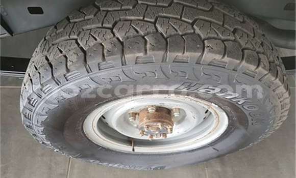 Nunua Ilio tumika Toyota Land Cruiser Brown Gari ndani ya Maputo nchini Maputo Nunua Ilio tumika Toyota Land Cruiser Brown Gari ndani ya Maputo nchini Maputo