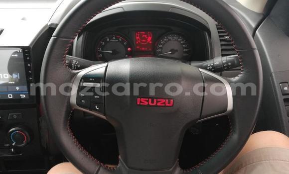 Comprar Usado Isuzu KB Vermelho Carro em Maputo em Maputo Comprar Usado Isuzu KB Vermelho Carro em Maputo em Maputo