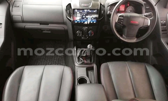 Comprar Usado Isuzu KB Vermelho Carro em Maputo em Maputo Comprar Usado Isuzu KB Vermelho Carro em Maputo em Maputo