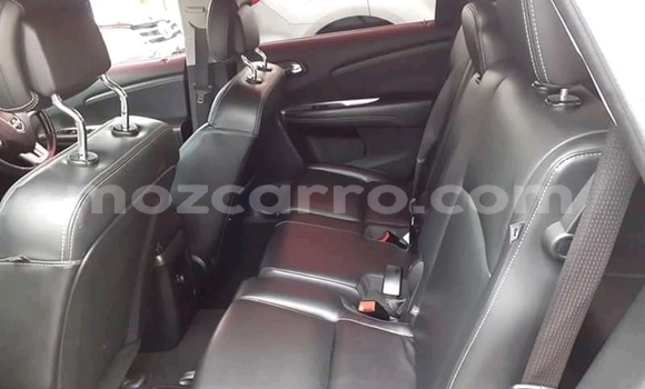 Tenga Tsaru Dodge Journey Sirivha Mota in Achachinja in Tete Tenga Tsaru Dodge Journey Sirivha Mota in Achachinja in Tete