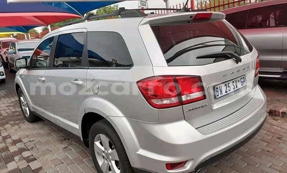 Tenga Tsaru Dodge Journey Sirivha Mota in Achachinja in Tete Tenga Tsaru Dodge Journey Sirivha Mota in Achachinja in Tete