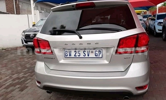 Tenga Tsaru Dodge Journey Sirivha Mota in Achachinja in Tete Tenga Tsaru Dodge Journey Sirivha Mota in Achachinja in Tete