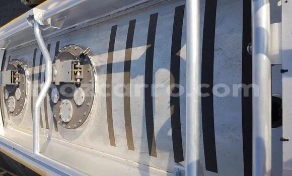 Comprar Usado Scania Irizar Branco Caminhão em Maputo em Maputo Comprar Usado Scania Irizar Branco Caminhão em Maputo em Maputo