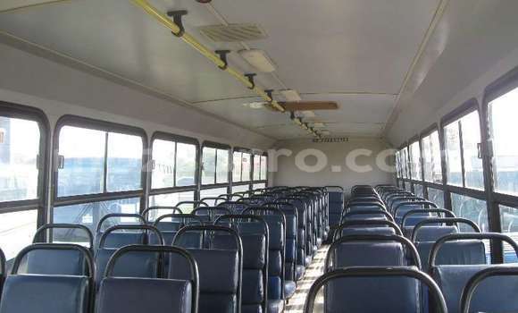 Nunua Ilio tumika Scania R420 Nyeupe Lori ndani ya Maputo nchini Maputo Nunua Ilio tumika Scania R420 Nyeupe Lori ndani ya Maputo nchini Maputo