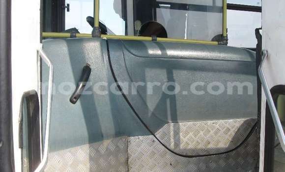 Nunua Ilio tumika Scania R420 Nyeupe Lori ndani ya Maputo nchini Maputo Nunua Ilio tumika Scania R420 Nyeupe Lori ndani ya Maputo nchini Maputo