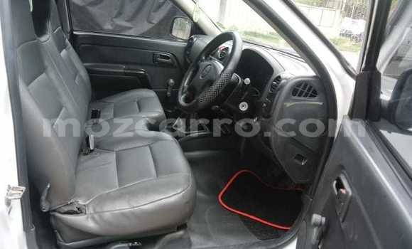 Nunua Ilio tumika Isuzu KB Nyeupe Gari ndani ya Maputo nchini Maputo Nunua Ilio tumika Isuzu KB Nyeupe Gari ndani ya Maputo nchini Maputo