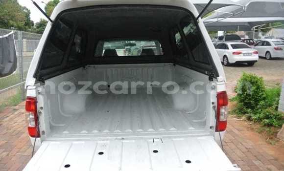 Nunua Ilio tumika Isuzu KB Nyeupe Gari ndani ya Maputo nchini Maputo Nunua Ilio tumika Isuzu KB Nyeupe Gari ndani ya Maputo nchini Maputo