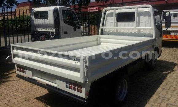 Comprar Usado Toyota Dyna Branco Carro em Beira em Sofala Comprar Usado Toyota Dyna Branco Carro em Beira em Sofala