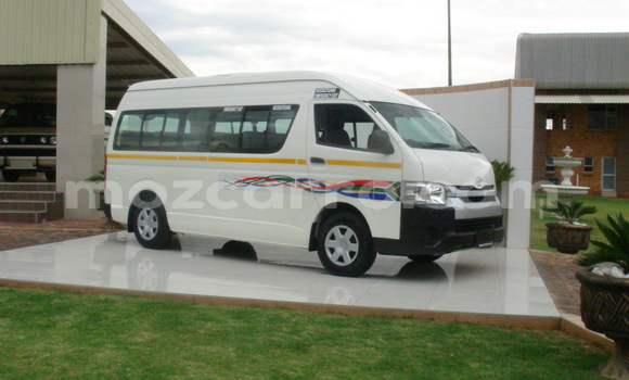 Nunua Ilio tumika Toyota Hiace Nyeupe Gari ndani ya Maputo nchini Maputo