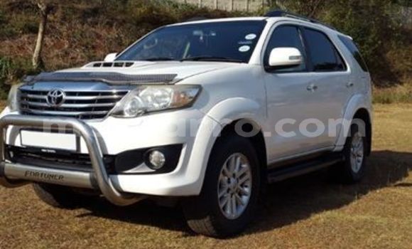 Buy Used Toyota Fortuner White Car in Lumbo in Nampula Buy Used Toyota Fortuner White Car in Lumbo in Nampula