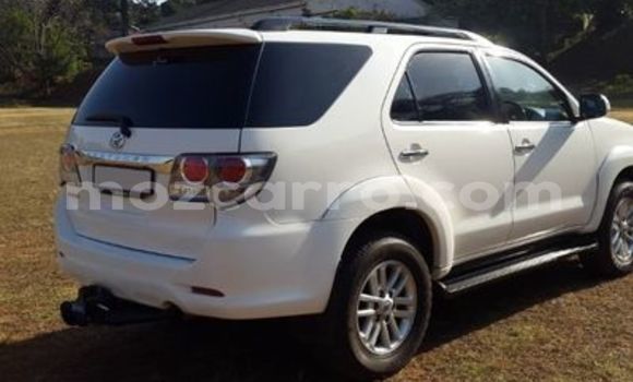 Buy Used Toyota Fortuner White Car in Lumbo in Nampula Buy Used Toyota Fortuner White Car in Lumbo in Nampula