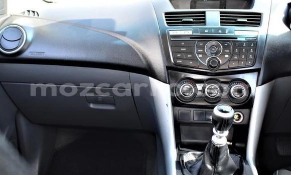 Nunua Ilio tumika Mazda BT-50 Nyeupe Gari ndani ya Maputo nchini Maputo