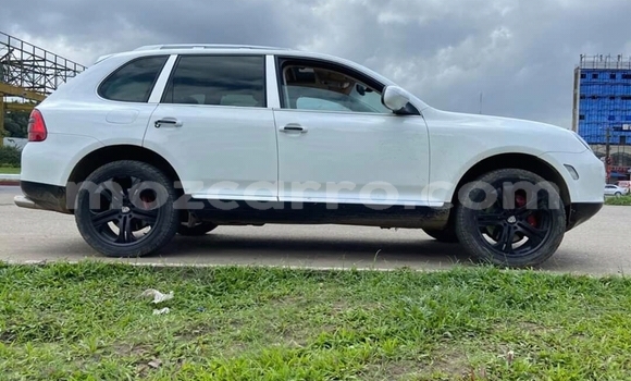 Tenga Tsaru Porsche Cayenne Chena Mota in Achachinja in Tete Tenga Tsaru Porsche Cayenne Chena Mota in Achachinja in Tete