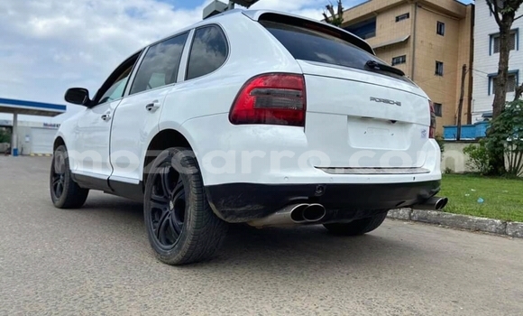 Tenga Tsaru Porsche Cayenne Chena Mota in Achachinja in Tete Tenga Tsaru Porsche Cayenne Chena Mota in Achachinja in Tete