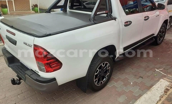 Tenga Tsaru Toyota Hilux Chena Mota in Achachinja in Tete Tenga Tsaru Toyota Hilux Chena Mota in Achachinja in Tete