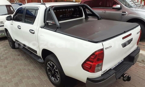 Tenga Tsaru Toyota Hilux Chena Mota in Achachinja in Tete Tenga Tsaru Toyota Hilux Chena Mota in Achachinja in Tete