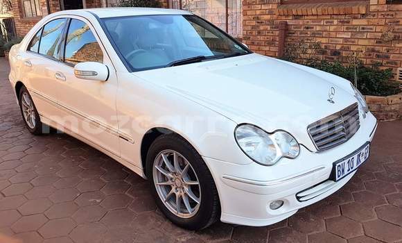 Buy Used Mercedes‒Benz C-Class White Car in Maputo in Maputo Buy Used Mercedes‒Benz C-Class White Car in Maputo in Maputo