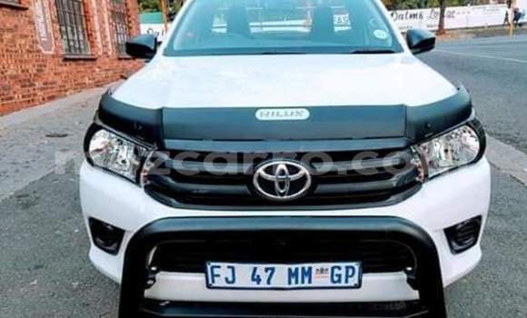 Comprar Usado Toyota Hilux Branco Carro em Balama em Cabo Delgado Comprar Usado Toyota Hilux Branco Carro em Balama em Cabo Delgado