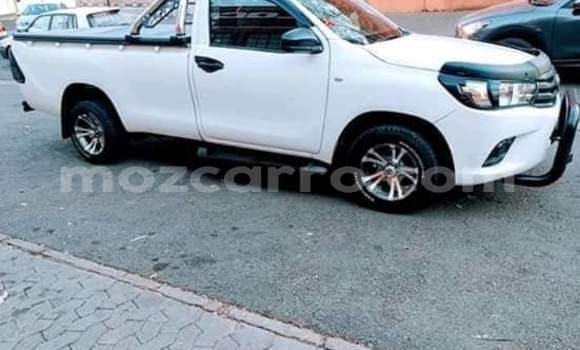Comprar Usado Toyota Hilux Branco Carro em Balama em Cabo Delgado Comprar Usado Toyota Hilux Branco Carro em Balama em Cabo Delgado