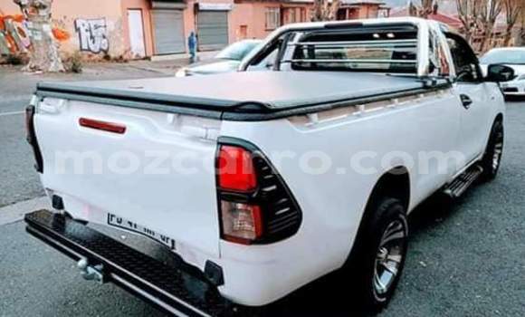 Comprar Usado Toyota Hilux Branco Carro em Balama em Cabo Delgado Comprar Usado Toyota Hilux Branco Carro em Balama em Cabo Delgado