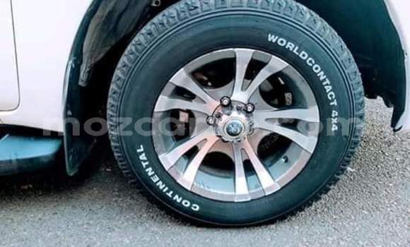 Comprar Usado Toyota Hilux Branco Carro em Balama em Cabo Delgado Comprar Usado Toyota Hilux Branco Carro em Balama em Cabo Delgado